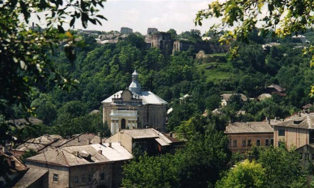 Image - Buchach: panorama with the Dormition Church.